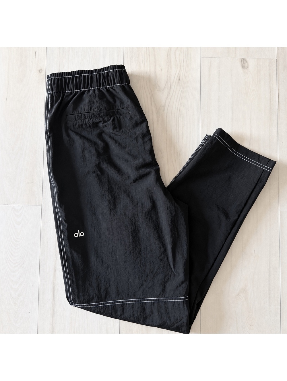 Alo Yoga Men's Black Flight Athletic Pants w White Stitching, Size Medium $128